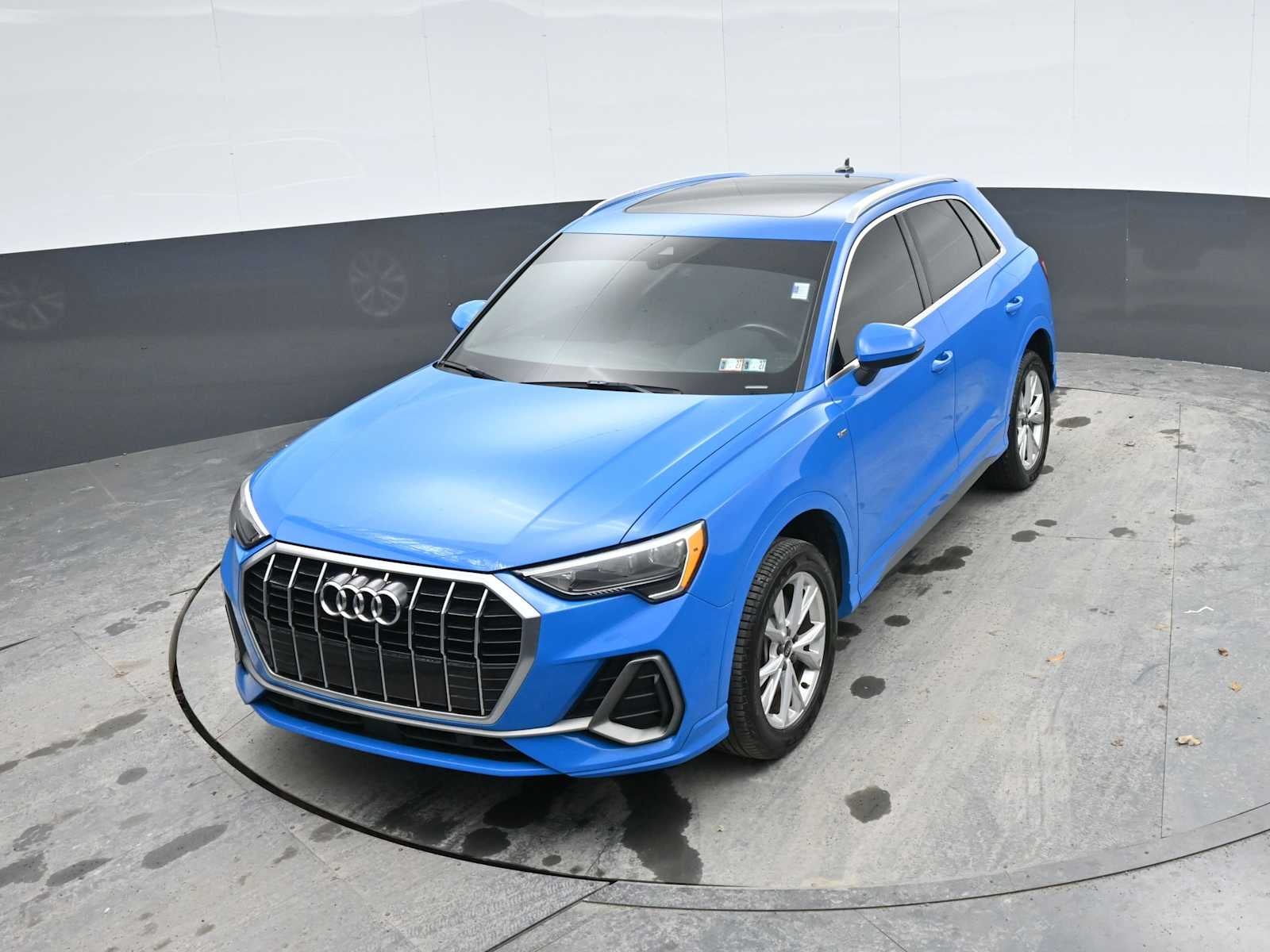 2022 Audi Q3 S line Premium