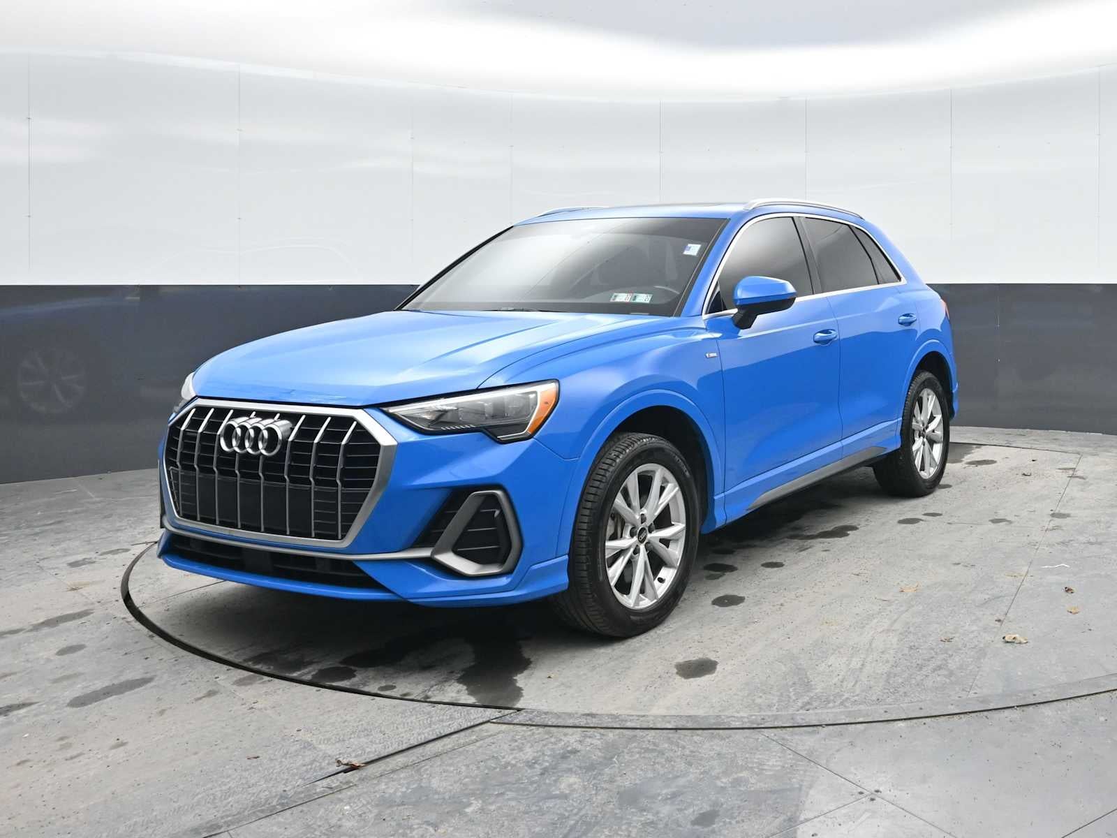 2022 Audi Q3 S line Premium