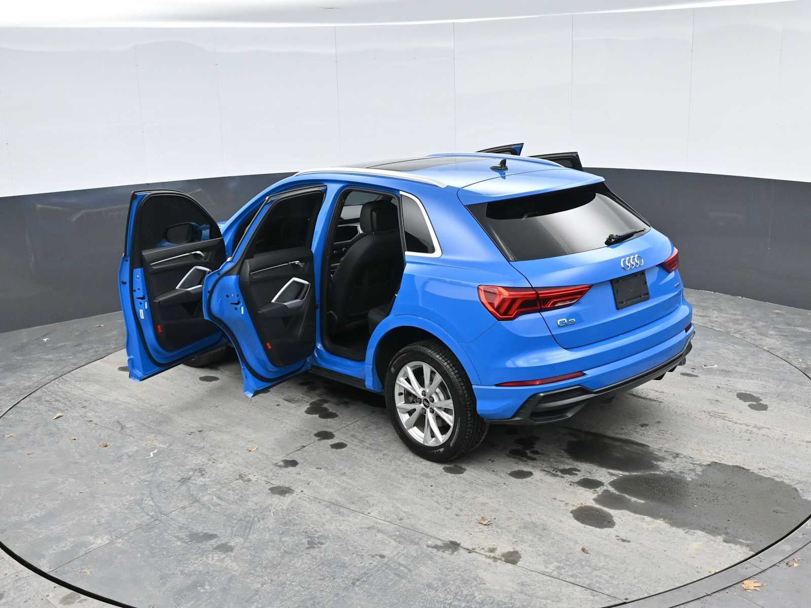 2022 Audi Q3 S line Premium