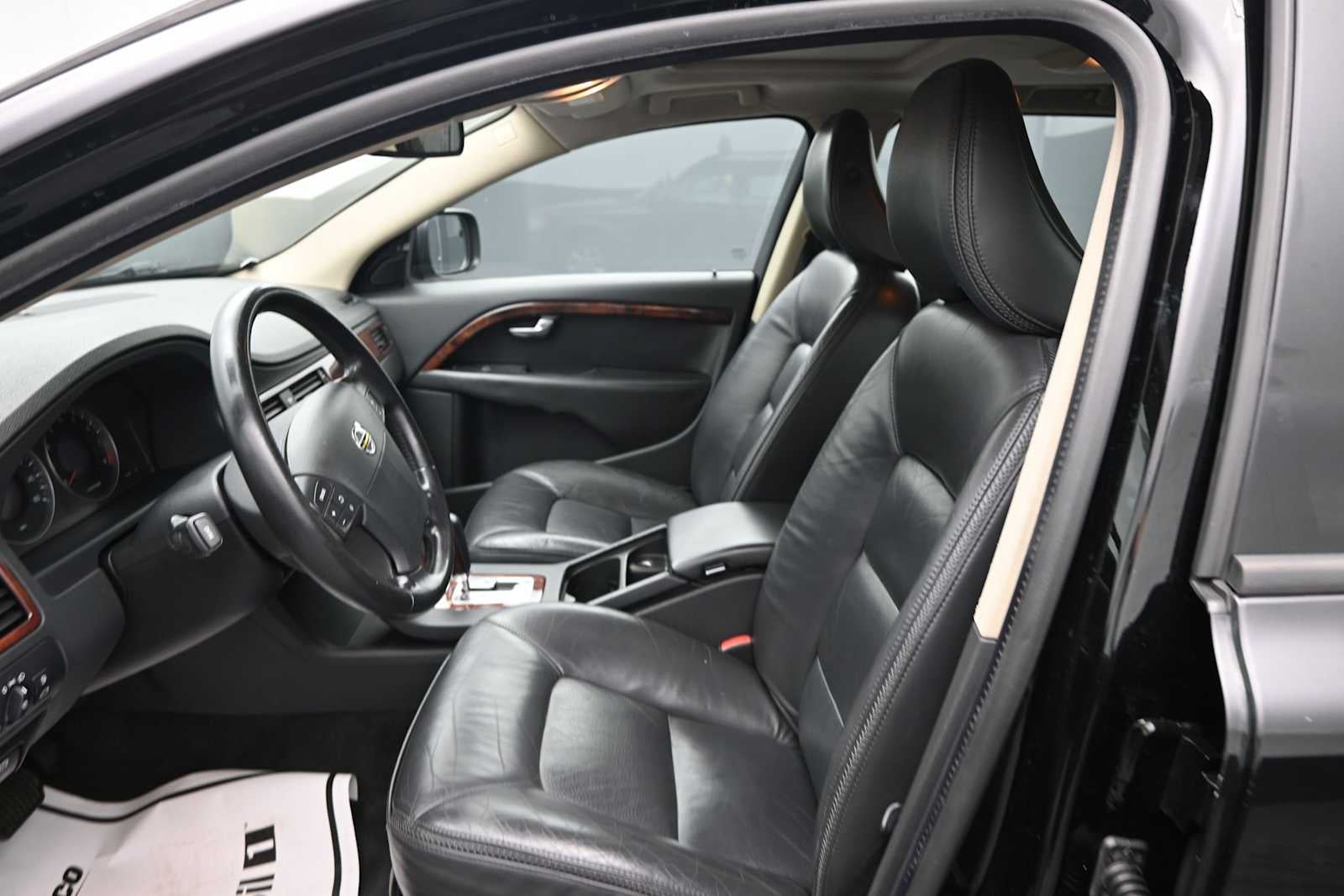 2008 Volvo XC70 Base