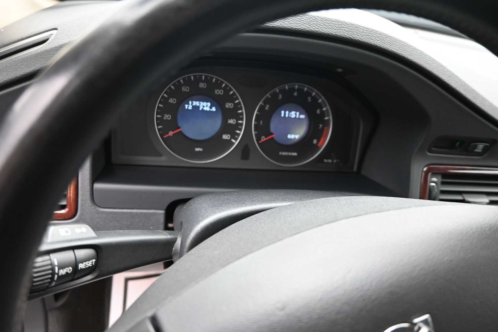 2008 Volvo XC70 Base