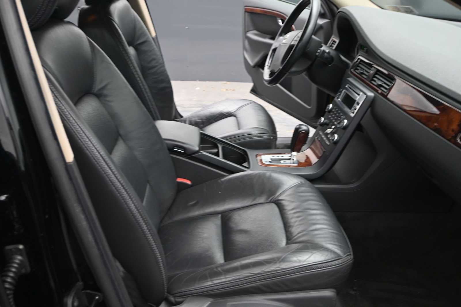 2008 Volvo XC70 Base