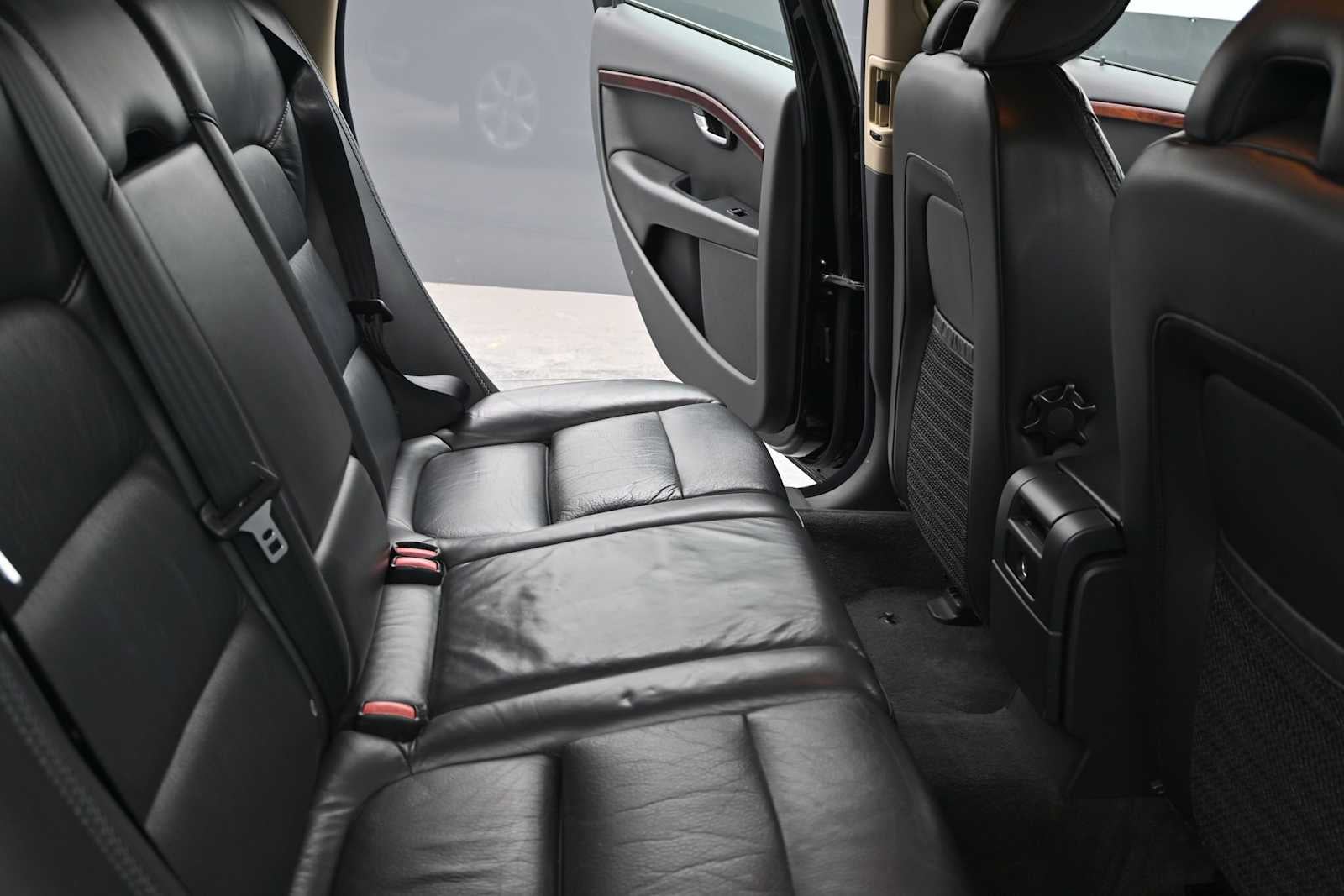 2008 Volvo XC70 Base