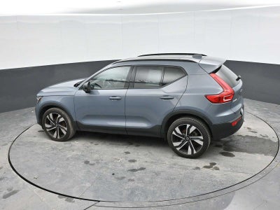 2023 Volvo XC40 Plus Dark Theme
