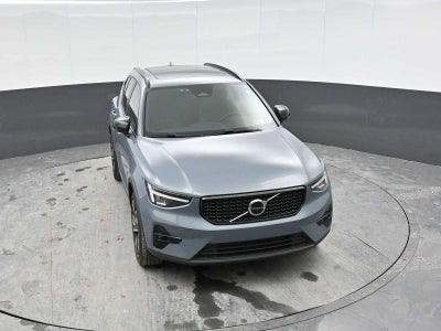 2023 Volvo XC40 Plus Dark Theme