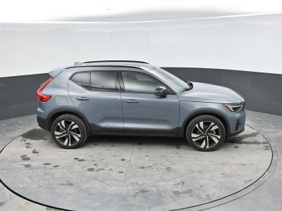 2023 Volvo XC40 Plus Dark Theme
