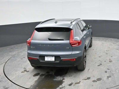 2023 Volvo XC40 Plus Dark Theme