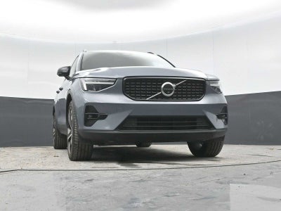 2023 Volvo XC40 Plus Dark Theme