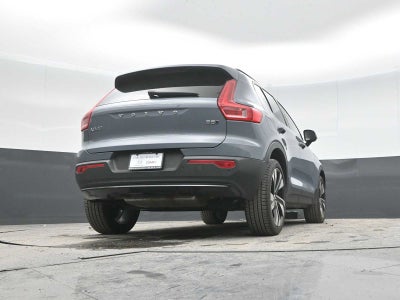 2023 Volvo XC40 Plus Dark Theme