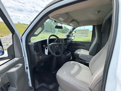 2025 GMC Savana Cutaway 3500 1WT