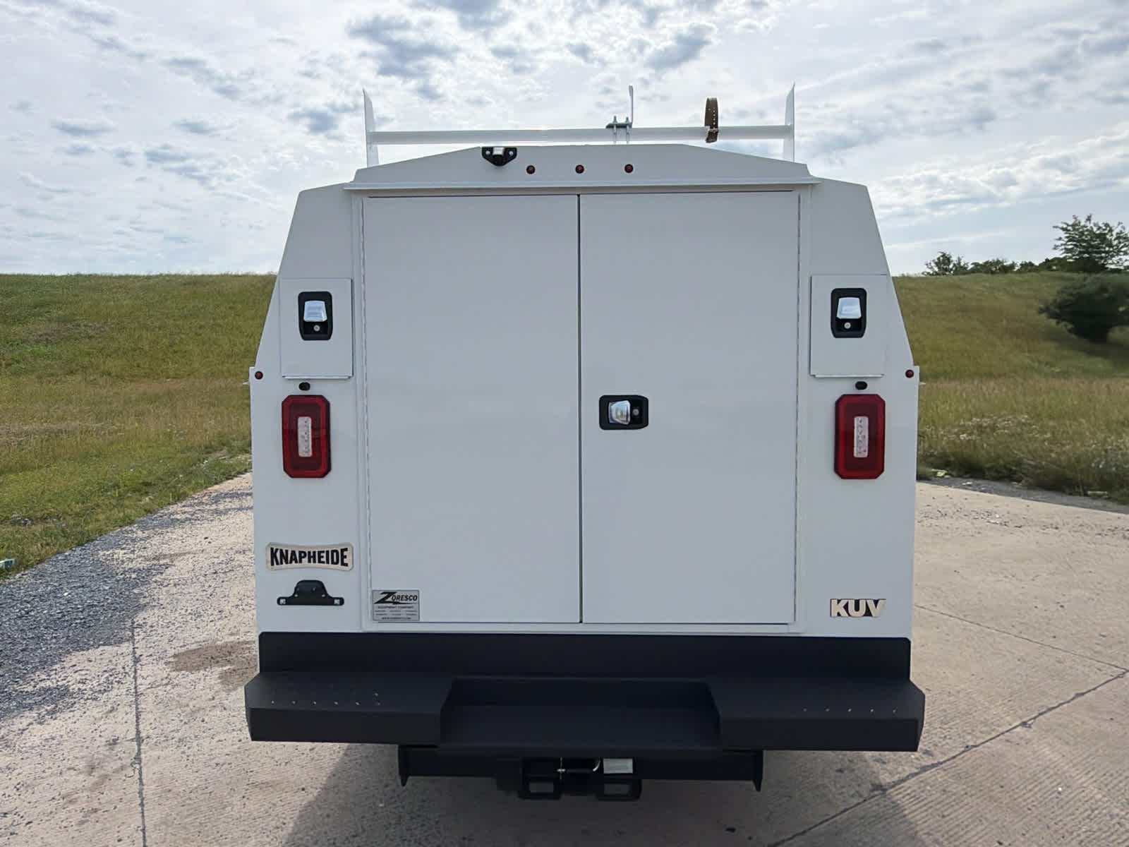 2025 GMC Savana Cutaway 3500 1WT