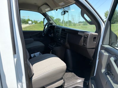 2025 GMC Savana Cutaway 3500 1WT