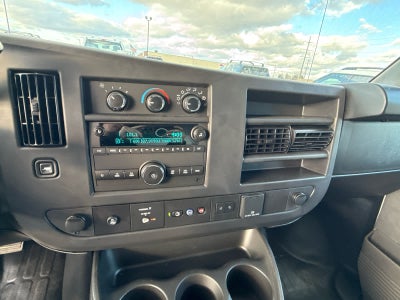 2025 GMC Savana Cutaway 3500 1WT