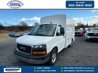 2025 GMC Savana Cutaway 3500 1WT