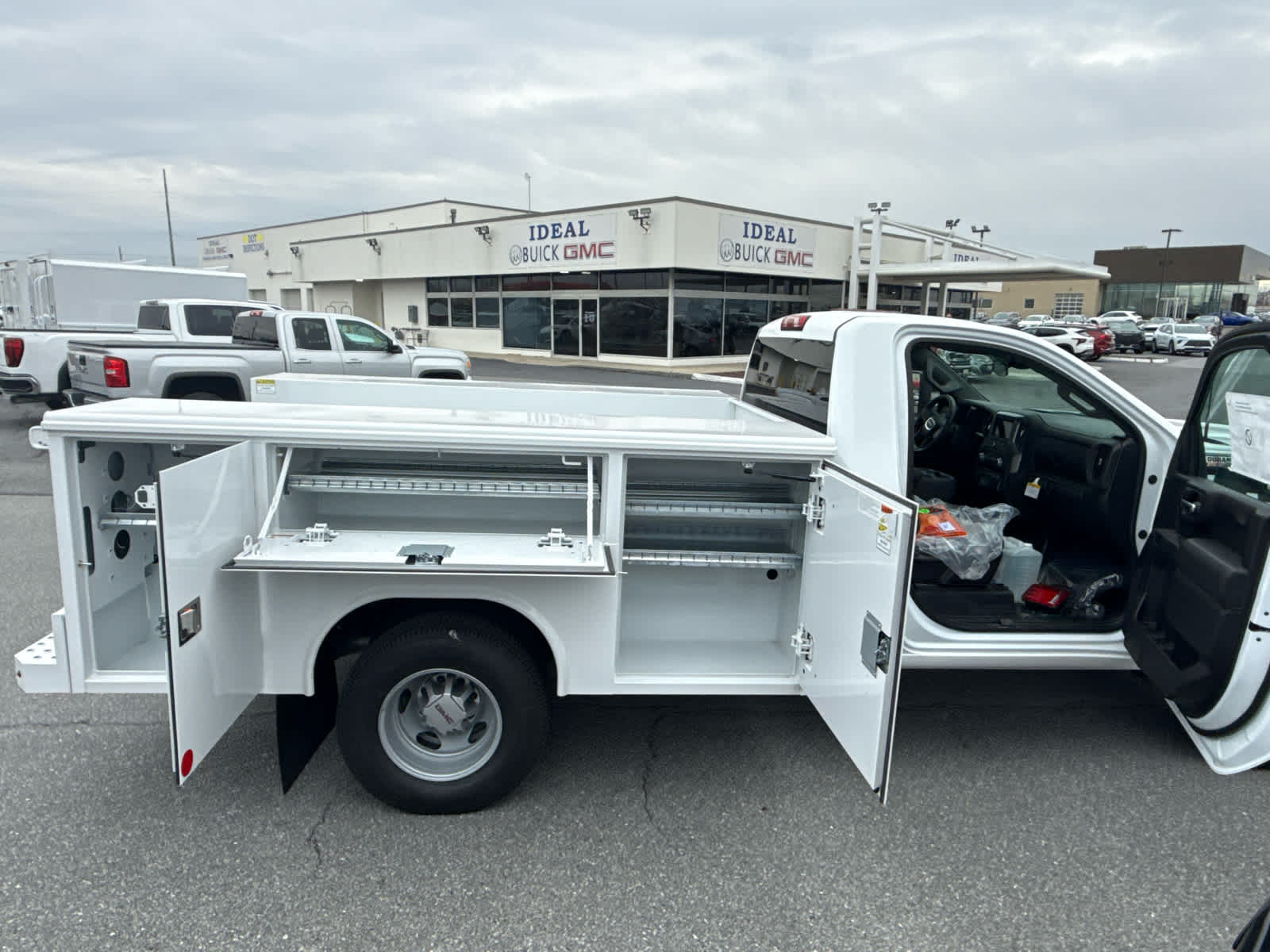 2026 GMC Sierra 3500 HD Chassis Cab Pro