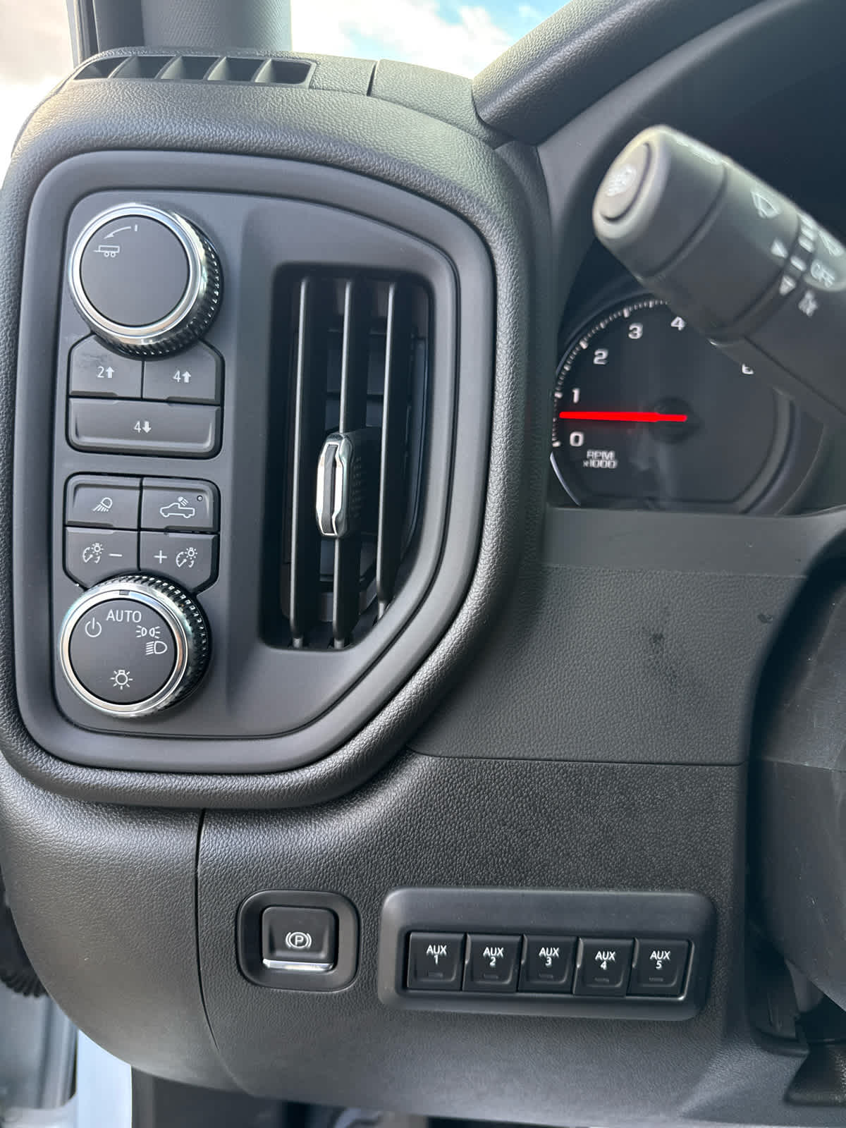 2025 GMC Sierra 2500 HD Pro