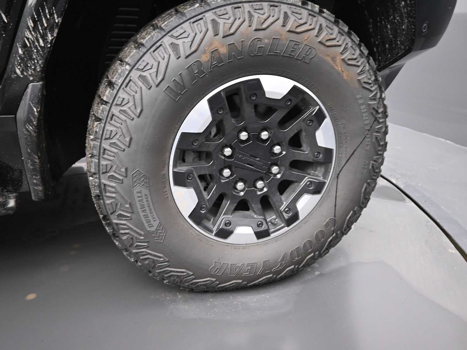 2024 GMC HUMMER EV SUV 2X