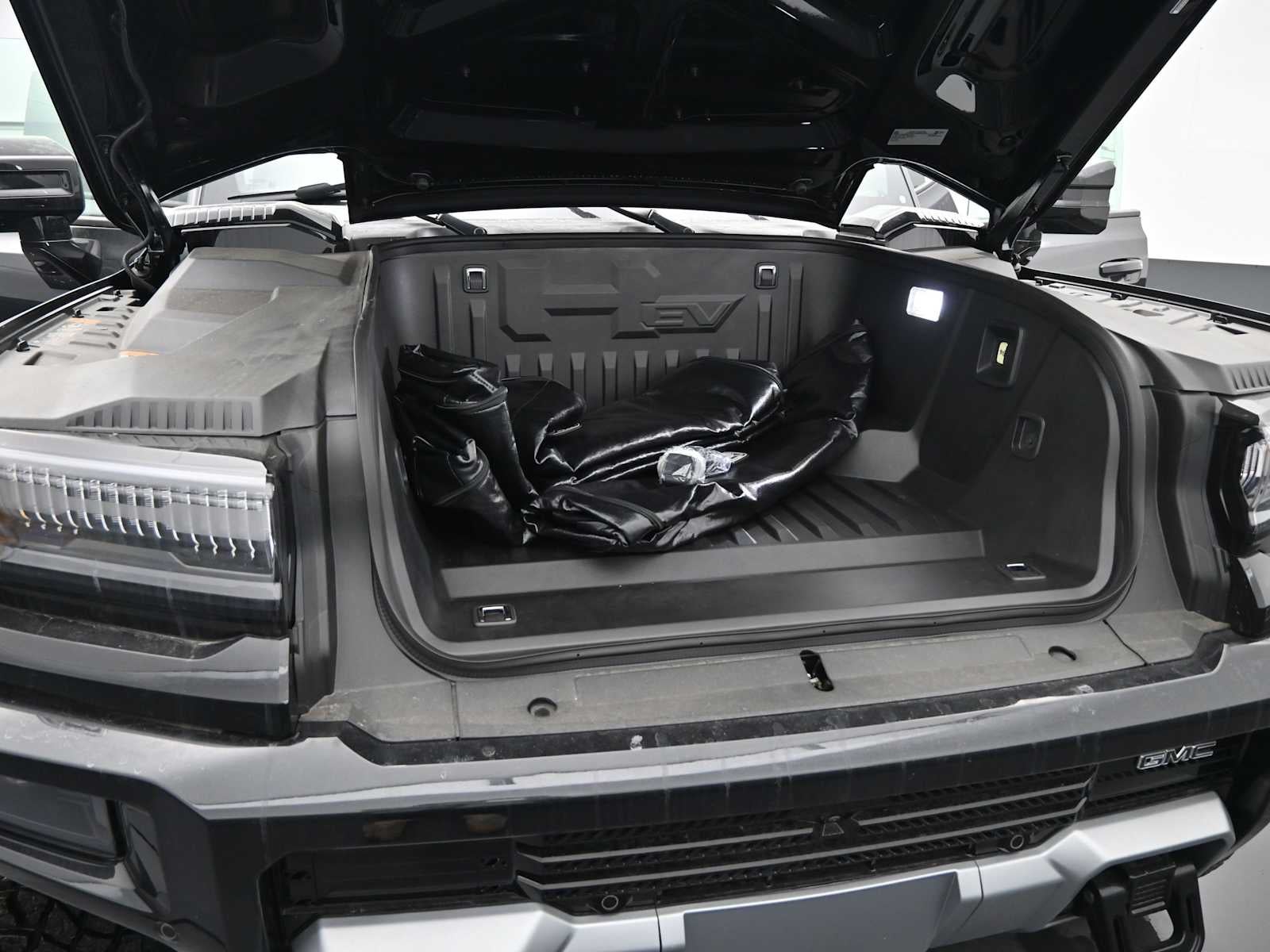 2024 GMC HUMMER EV SUV 2X