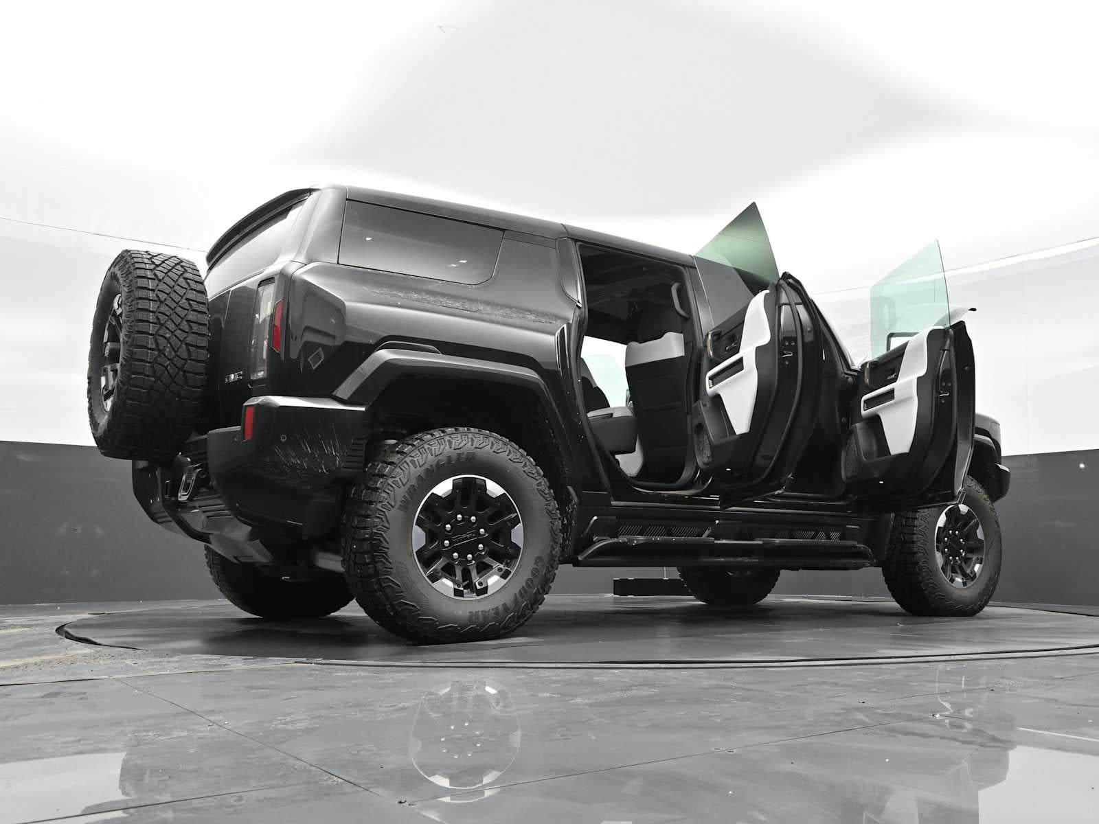 2024 GMC HUMMER EV SUV 2X