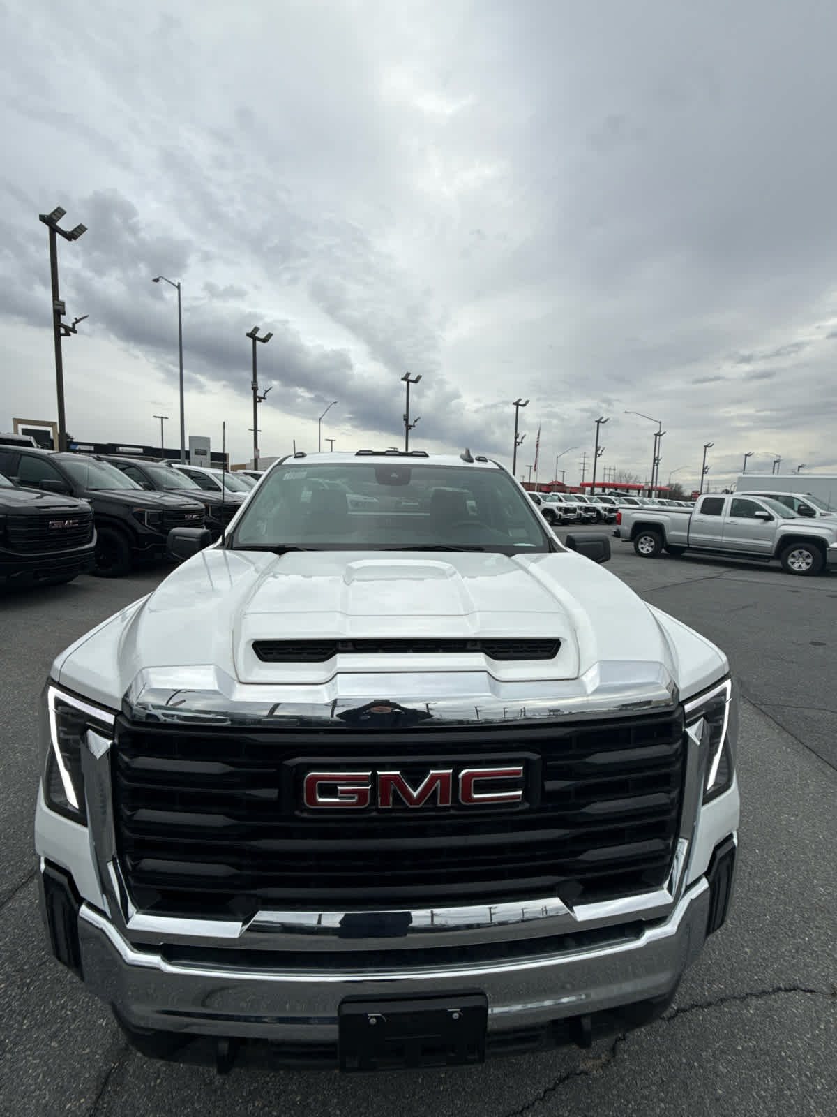 2024 GMC Sierra 2500 HD Pro