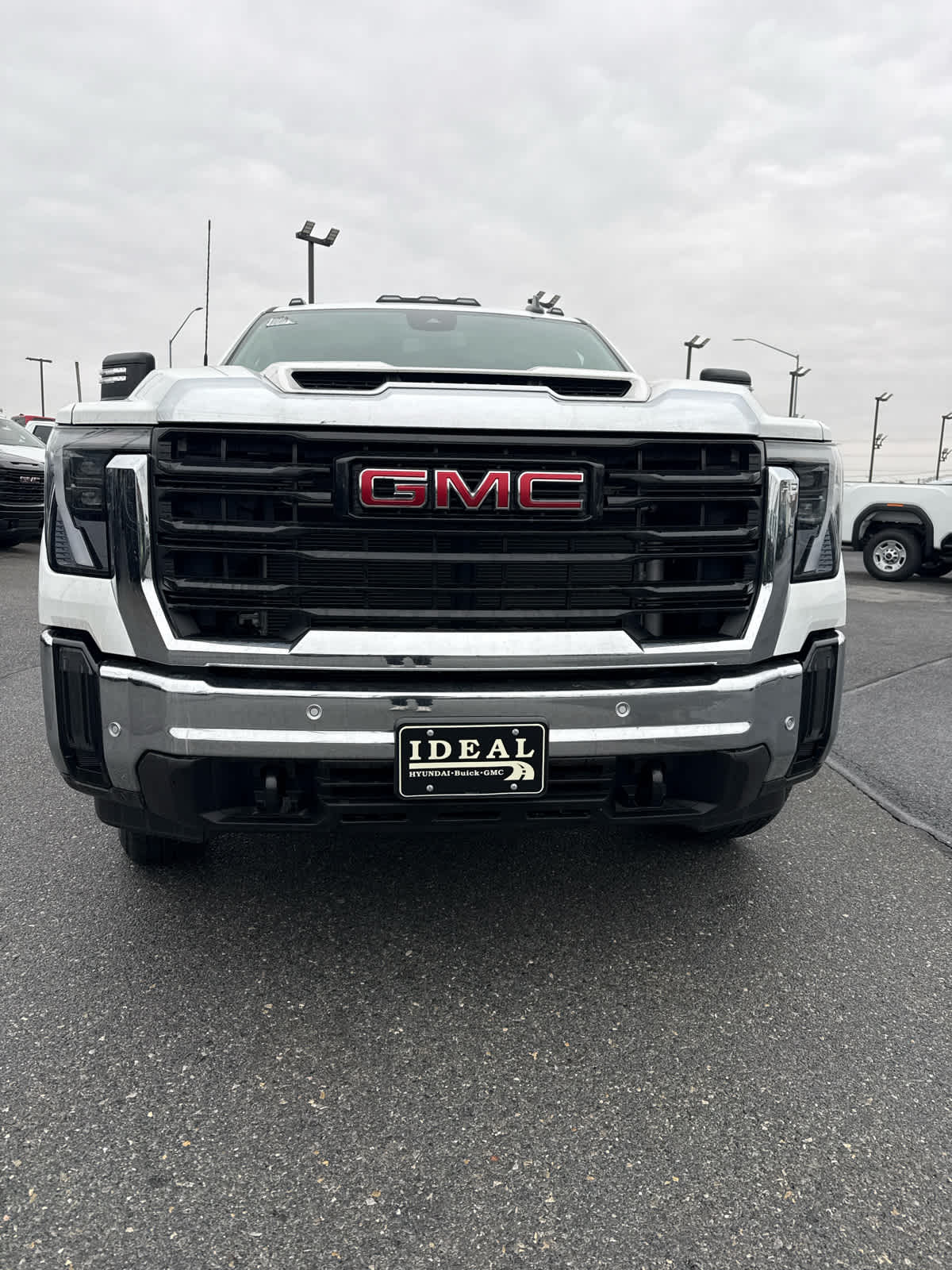 2025 GMC Sierra 2500 HD Pro
