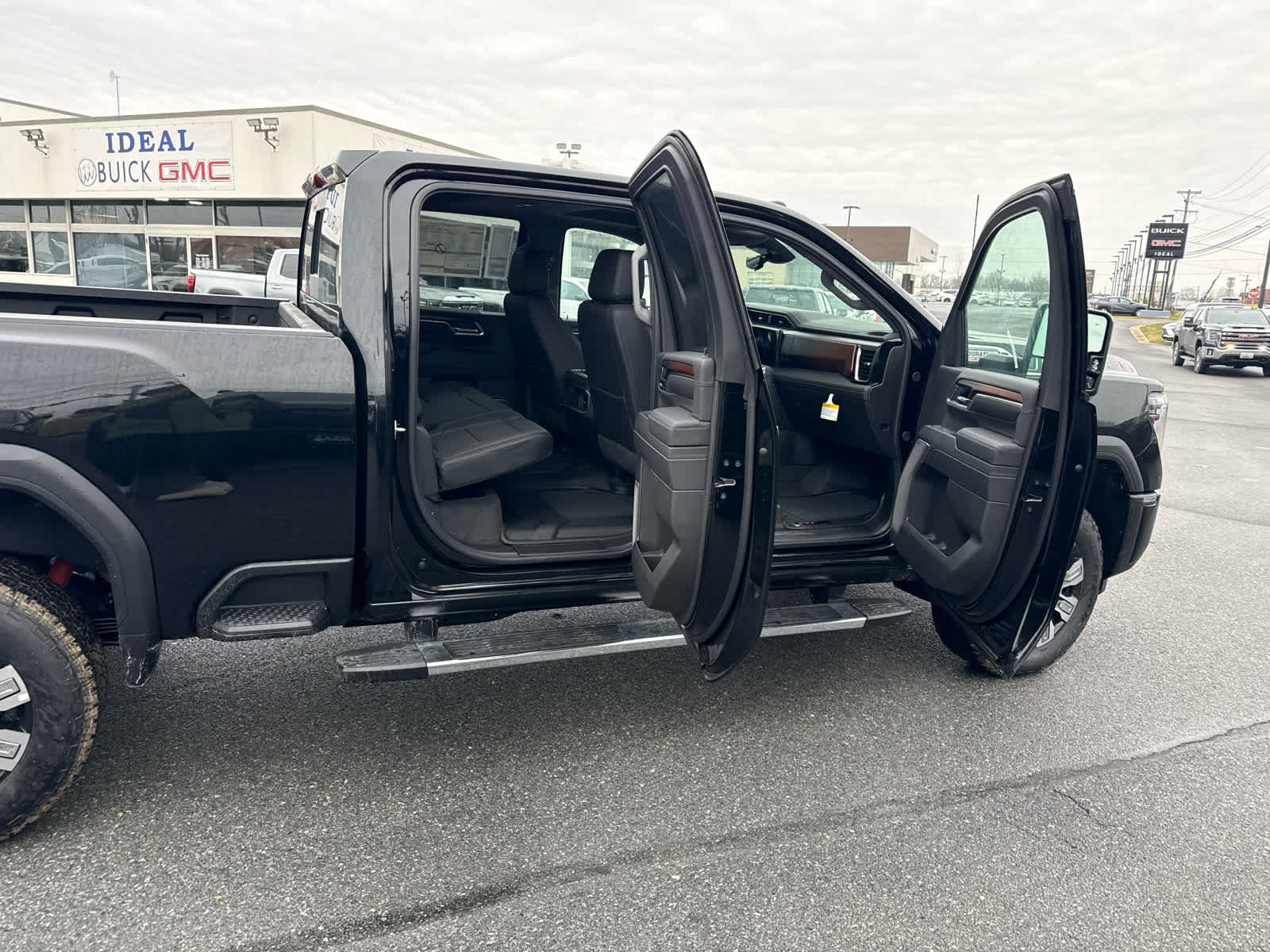 2025 GMC Sierra 2500 HD Denali