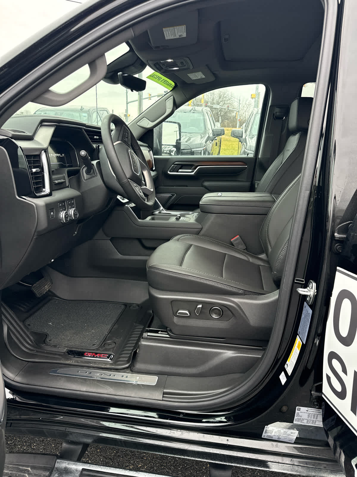 2025 GMC Sierra 2500 HD Denali