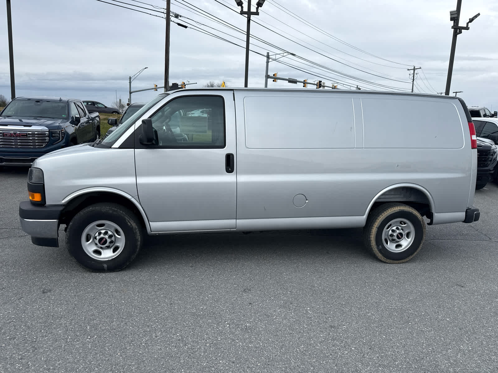 2025 GMC Savana Cargo 2500 Work Van