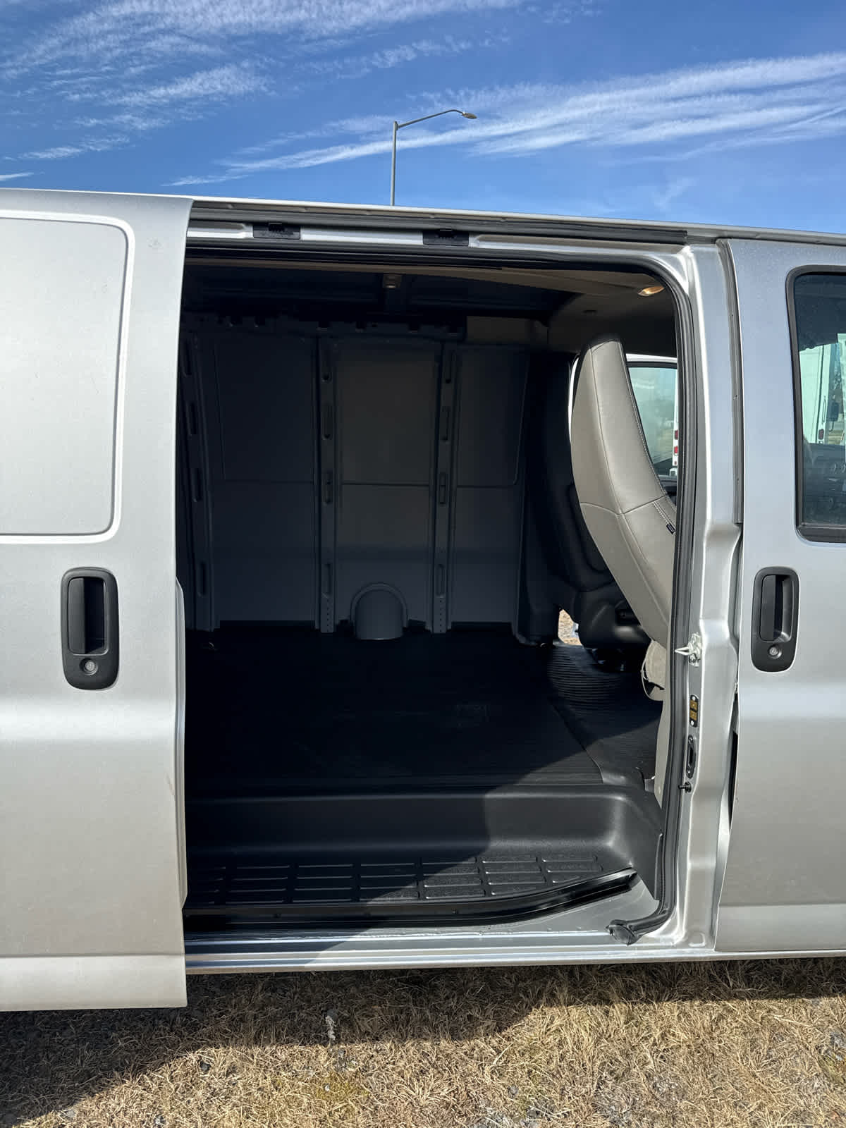 2025 GMC Savana Cargo 2500 Work Van