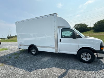 2025 GMC Savana Cutaway 3500 1WT