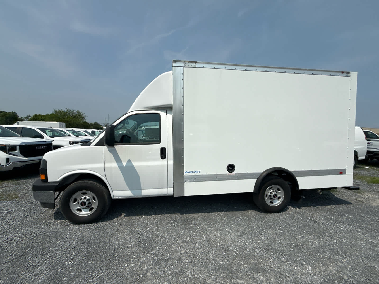 2025 GMC Savana Cutaway 3500 1WT