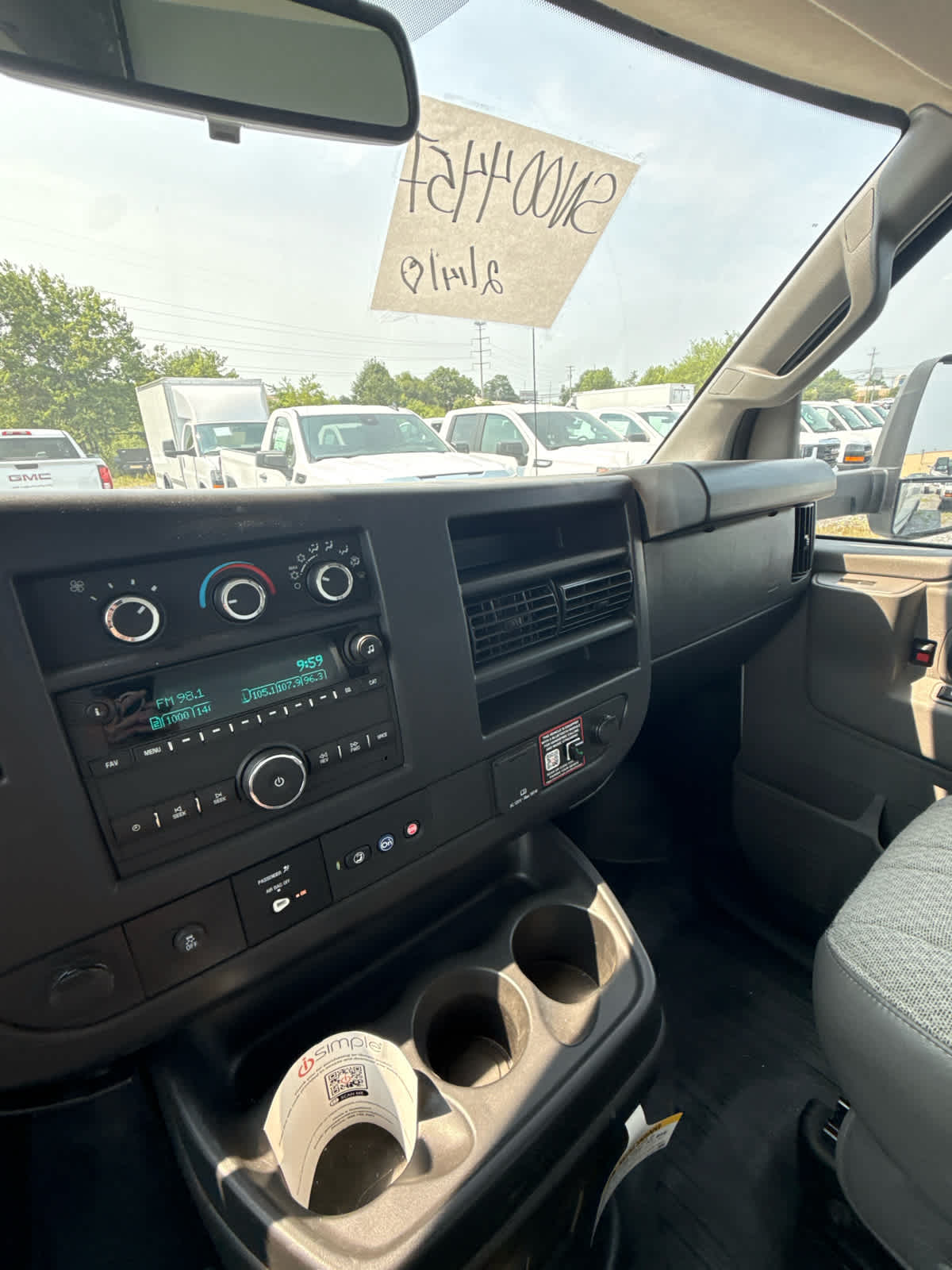 2025 GMC Savana Cutaway 3500 1WT