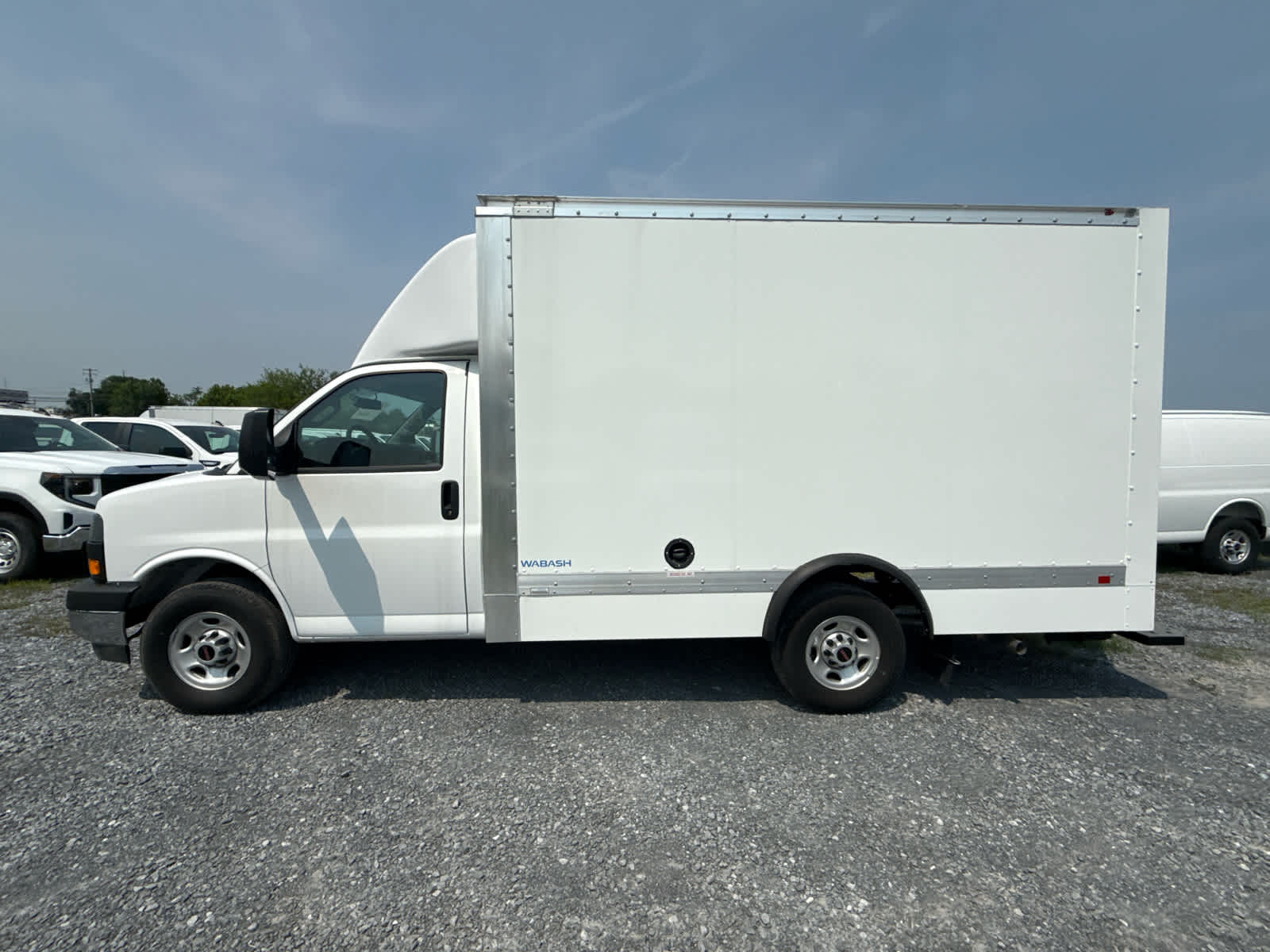2025 GMC Savana Cutaway 3500 1WT