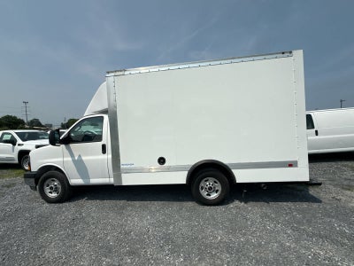 2025 GMC Savana Cutaway 3500 1WT
