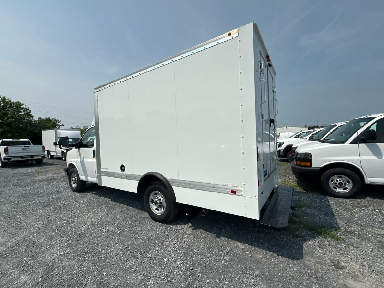 2025 GMC Savana Cutaway 3500 1WT