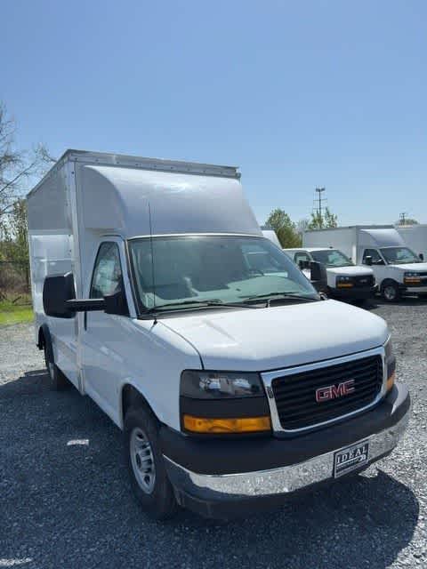 2025 GMC Savana Cutaway 3500 1WT