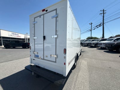 2025 GMC Savana Cutaway 3500 1WT