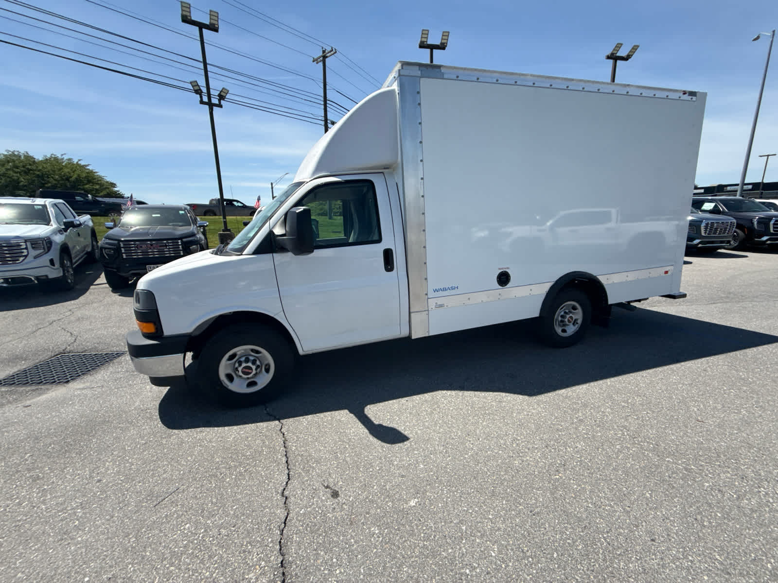 2025 GMC Savana Cutaway 3500 1WT