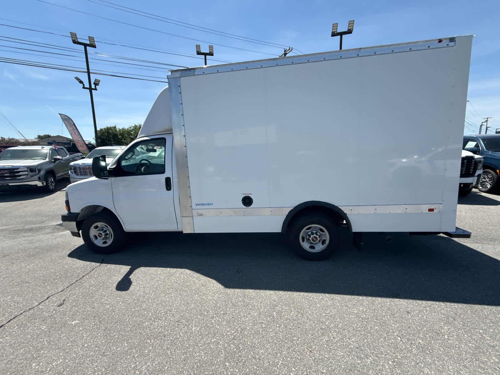 2025 GMC Savana Cutaway 3500 1WT