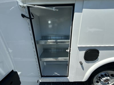 2025 GMC Savana Cutaway 3500 1WT