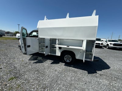 2025 GMC Savana Cutaway 3500 1WT