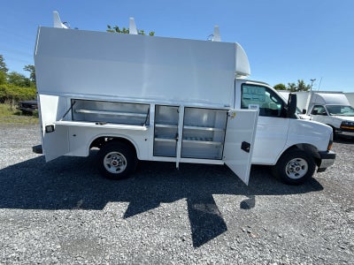 2025 GMC Savana Cutaway 3500 1WT