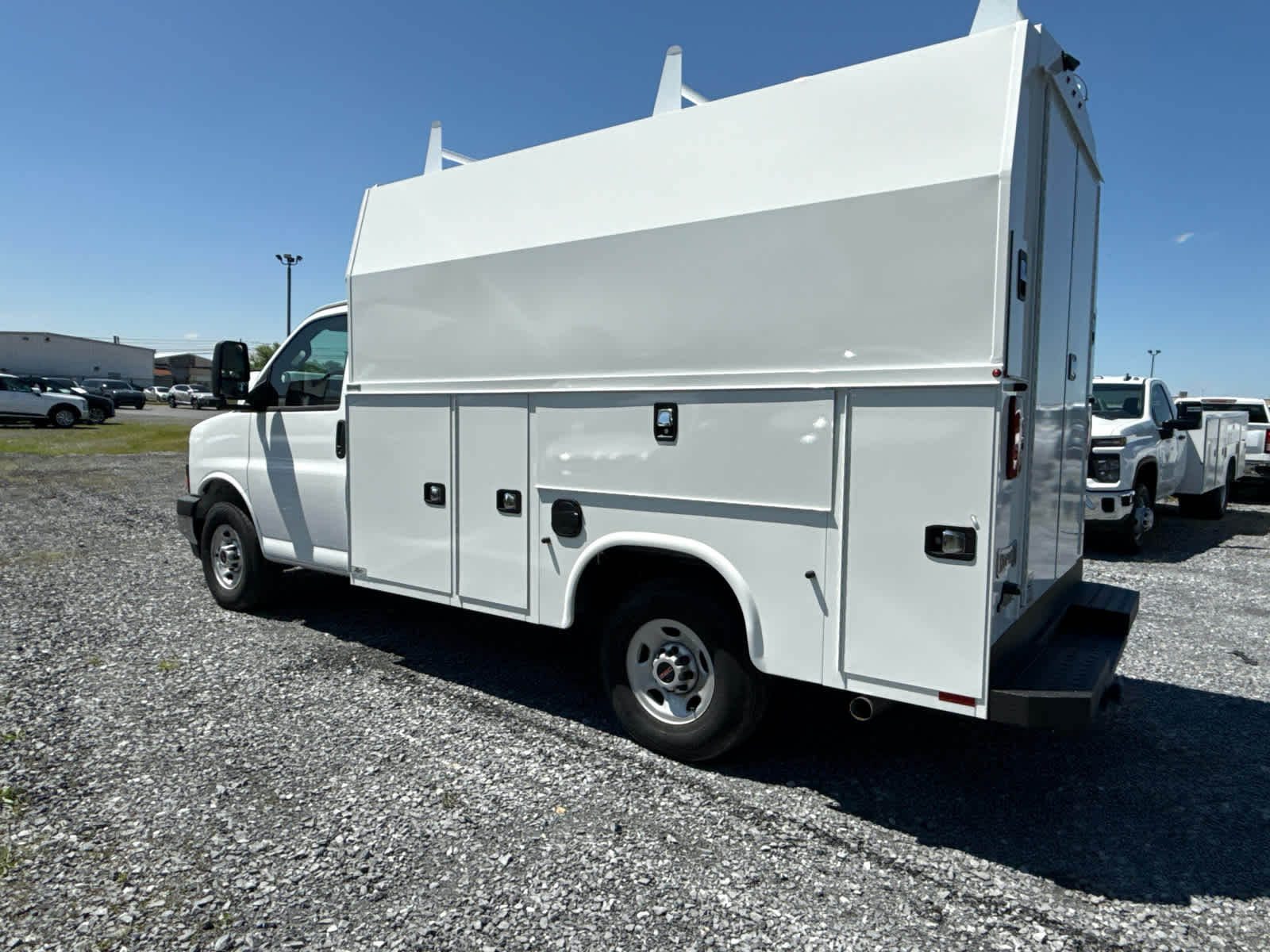 2025 GMC Savana Cutaway 3500 1WT