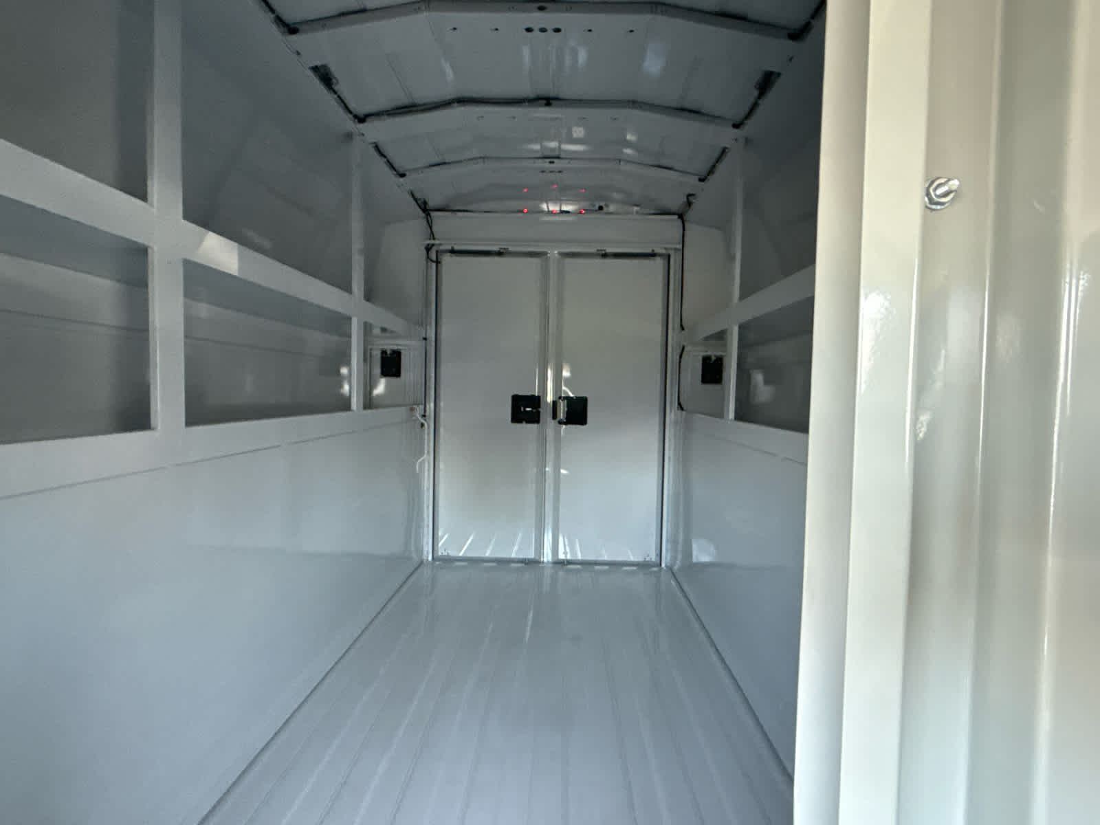 2025 GMC Savana Cutaway 3500 1WT