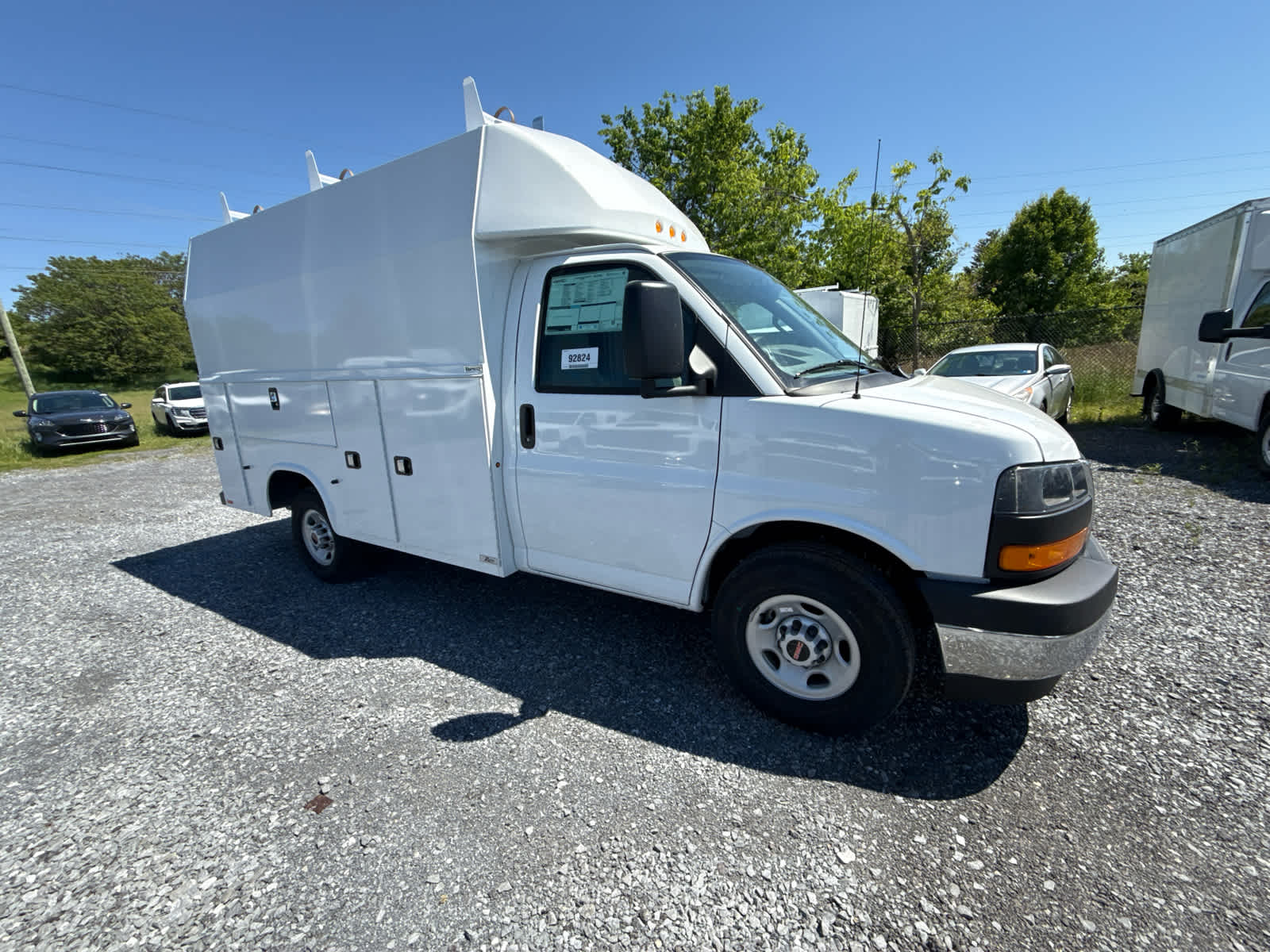 2025 GMC Savana Cutaway 3500 1WT