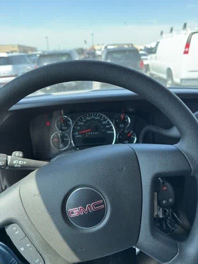 2025 GMC Savana Cutaway 3500 1WT