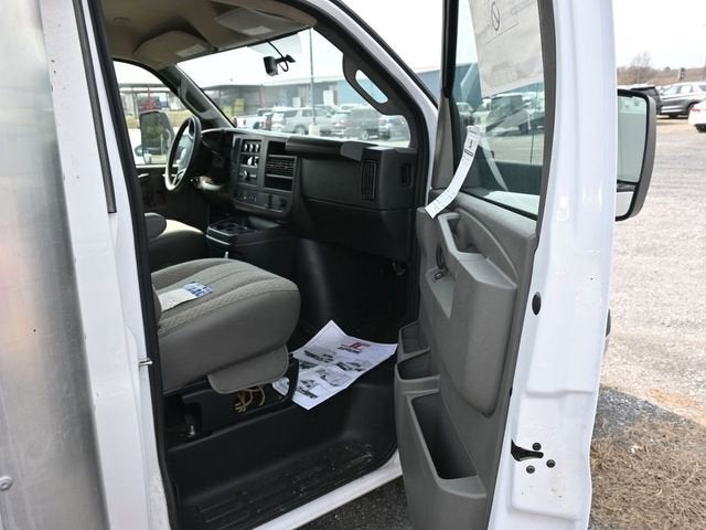 2024 GMC Savana Cutaway 4500 2WT