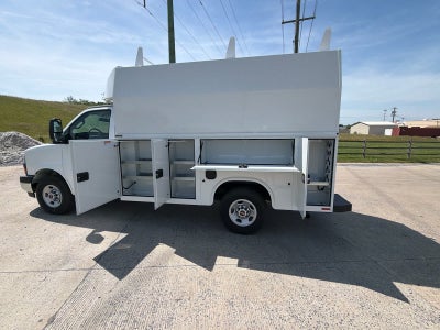 2025 GMC Savana Cutaway 3500 1WT