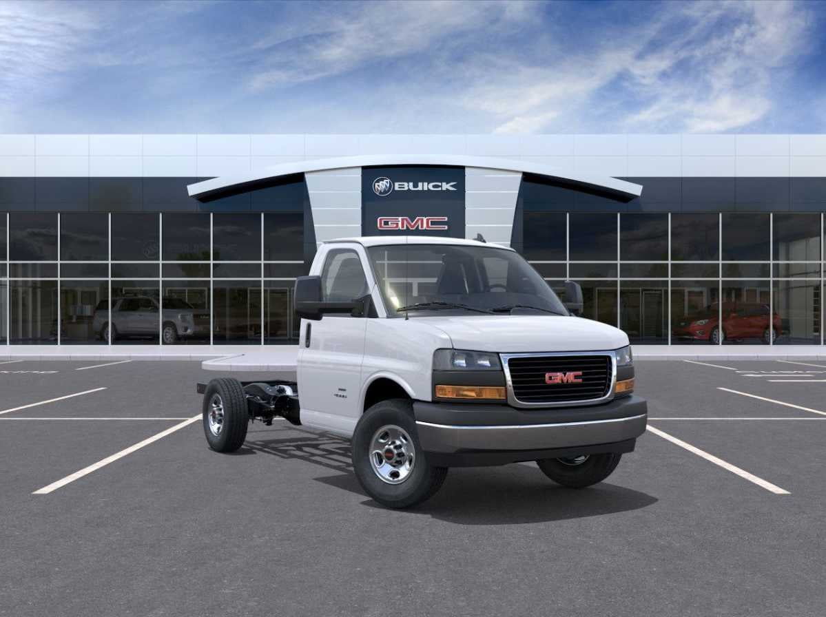 2025 GMC Savana Cutaway 3500 1WT