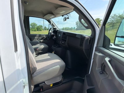 2025 GMC Savana Cutaway 3500 1WT